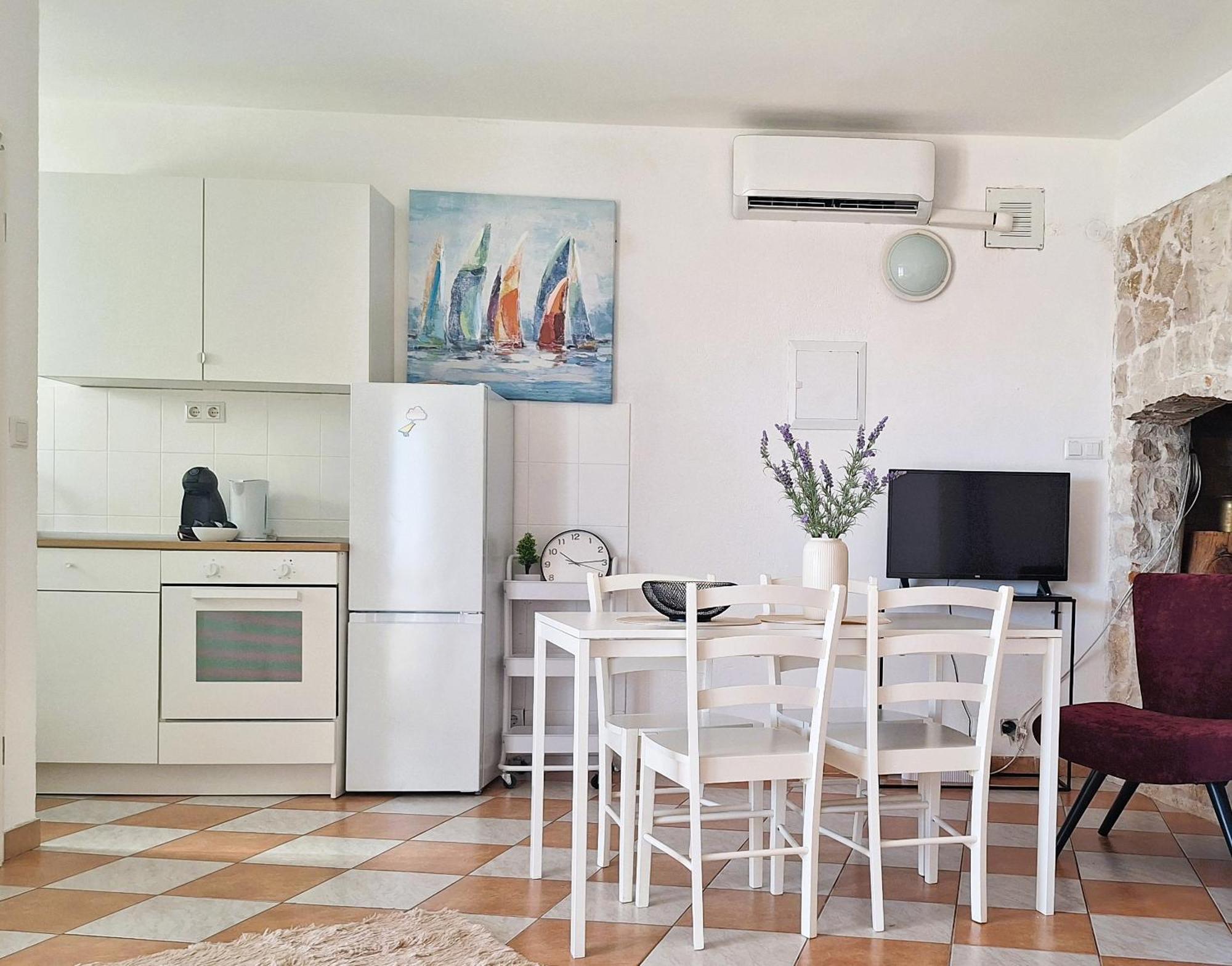 Apartmani Stine Donji Okrug  Eksteriør billede